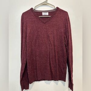 Old Navy Men's Burgundy V-Neck Sweater